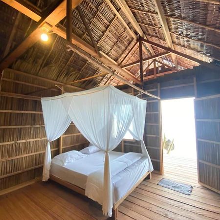 Mambetron Homestay Raja Ampat Pulau Mansuar Exterior photo